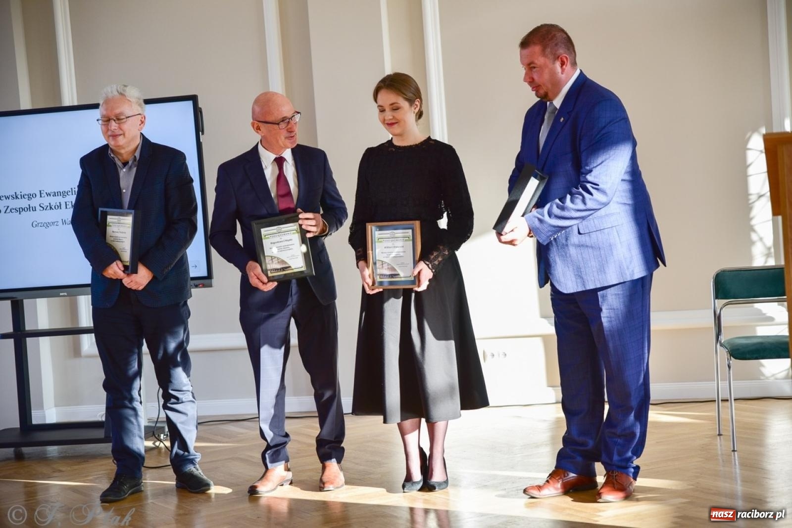 Zdjęcie w galerii na portalu naszraciborz.pl: Otwarto odrestaurowaną aulę raciborskiego Ekonomika [FOTO i WIDEO] wiadomości z regionu