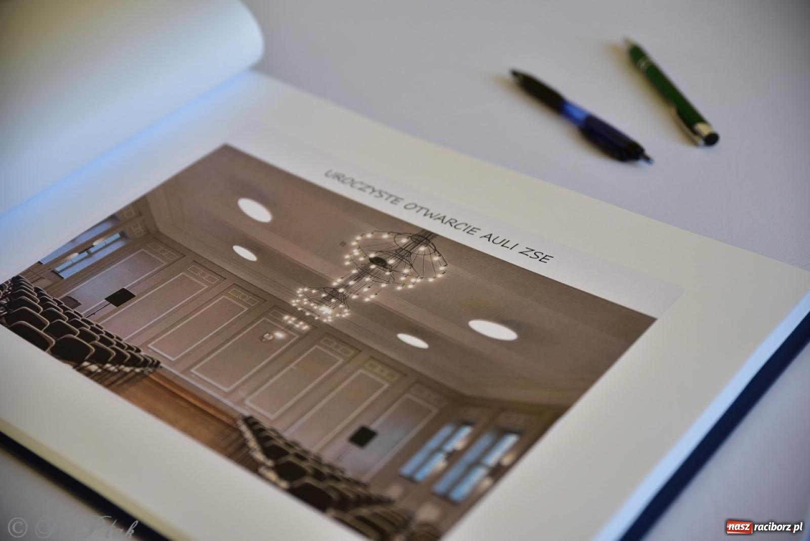 Zdjęcie w galerii na portalu naszraciborz.pl: Otwarto odrestaurowaną aulę raciborskiego Ekonomika [FOTO i WIDEO] wiadomości z regionu