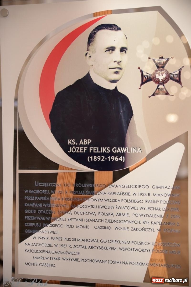 Zdjęcie w galerii na portalu naszraciborz.pl: Otwarto odrestaurowaną aulę raciborskiego Ekonomika [FOTO i WIDEO] wiadomości z regionu