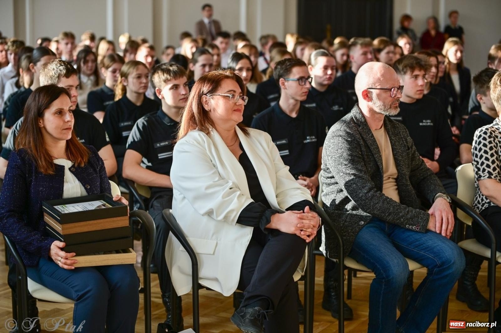 Zdjęcie w galerii na portalu naszraciborz.pl: Otwarto odrestaurowaną aulę raciborskiego Ekonomika [FOTO i WIDEO] wiadomości z regionu