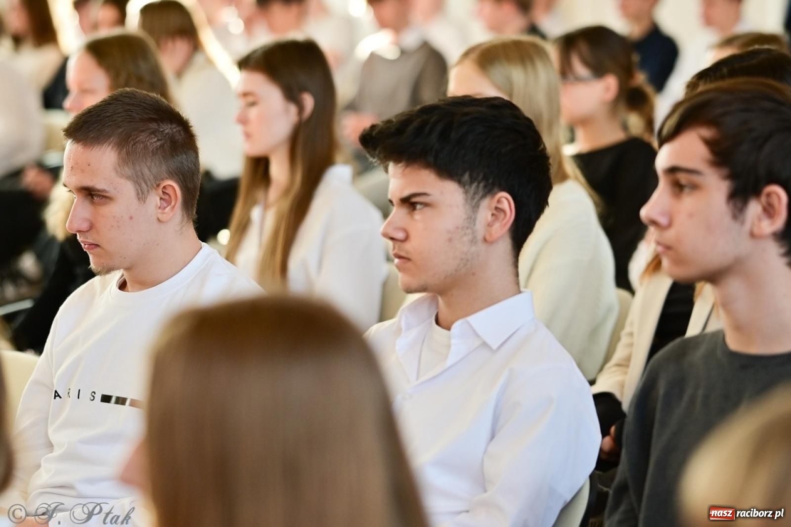 Zdjęcie w galerii na portalu naszraciborz.pl: Otwarto odrestaurowaną aulę raciborskiego Ekonomika [FOTO i WIDEO] wiadomości z regionu