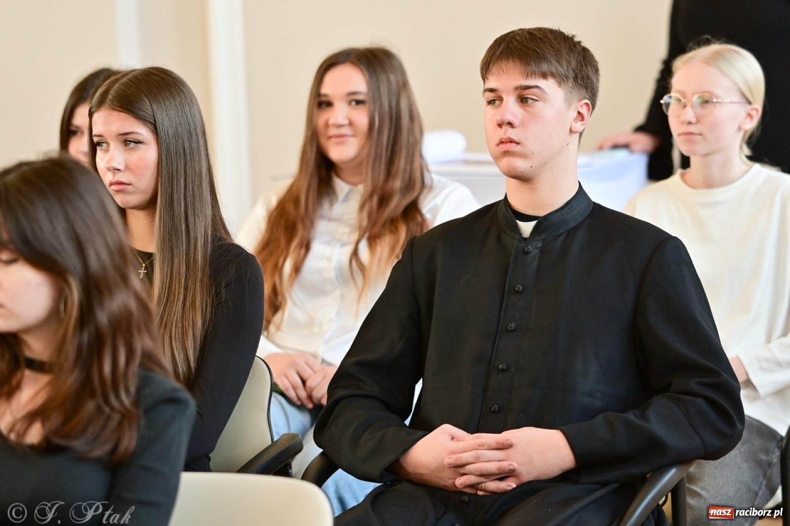 Zdjęcie w galerii na portalu naszraciborz.pl: Otwarto odrestaurowaną aulę raciborskiego Ekonomika [FOTO i WIDEO] wiadomości z regionu