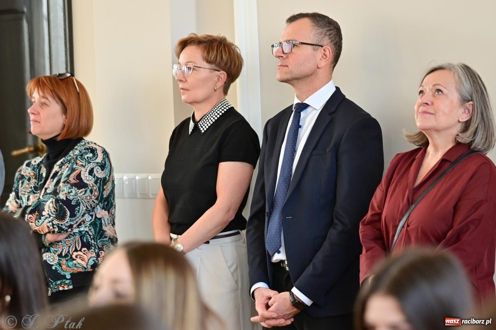 Zdjęcie w galerii na portalu naszraciborz.pl: Otwarto odrestaurowaną aulę raciborskiego Ekonomika [FOTO i WIDEO] wiadomości z regionu