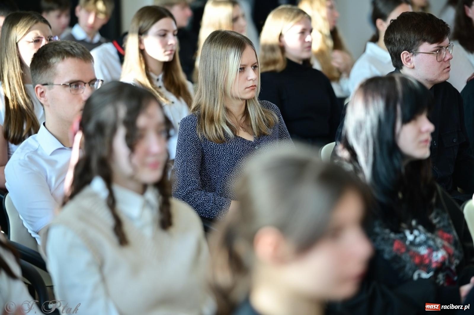 Zdjęcie w galerii na portalu naszraciborz.pl: Otwarto odrestaurowaną aulę raciborskiego Ekonomika [FOTO i WIDEO] wiadomości z regionu