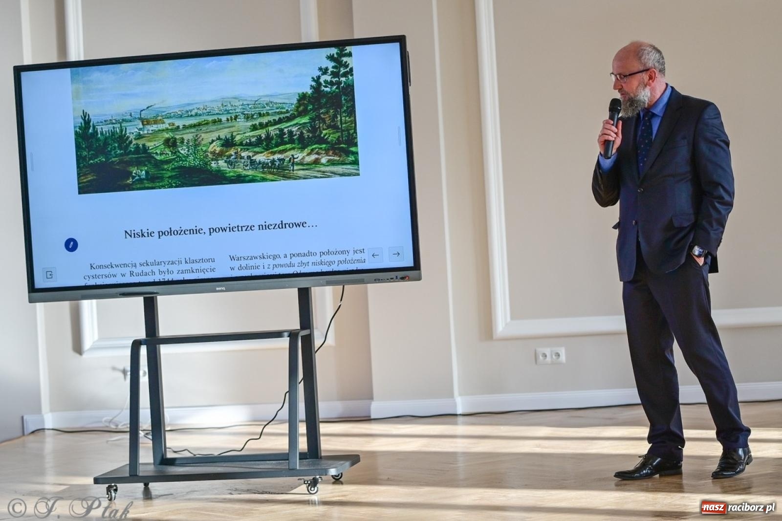 Zdjęcie w galerii na portalu naszraciborz.pl: Otwarto odrestaurowaną aulę raciborskiego Ekonomika [FOTO i WIDEO] wiadomości z regionu
