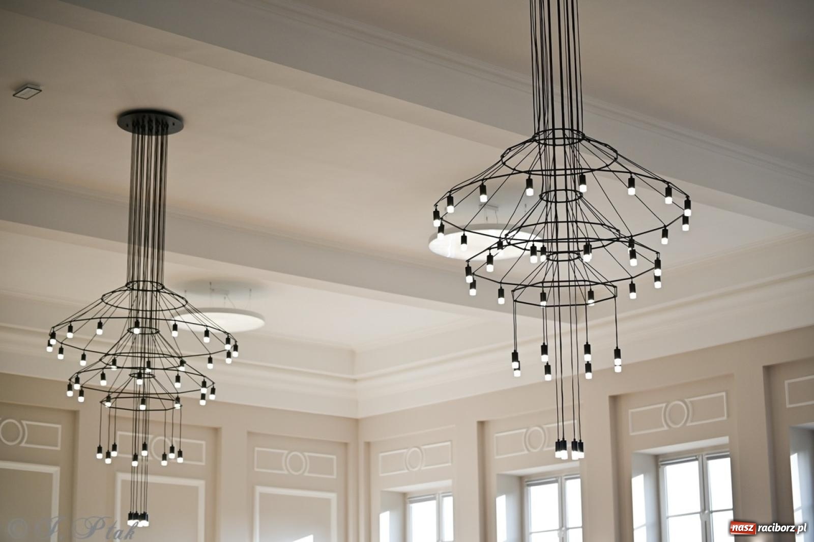 Zdjęcie w galerii na portalu naszraciborz.pl: Otwarto odrestaurowaną aulę raciborskiego Ekonomika [FOTO i WIDEO] wiadomości z regionu