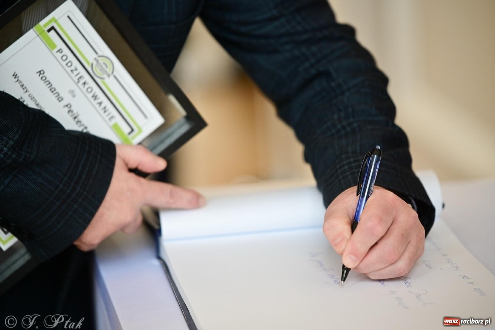 Zdjęcie w galerii na portalu naszraciborz.pl: Otwarto odrestaurowaną aulę raciborskiego Ekonomika [FOTO i WIDEO] wiadomości z regionu