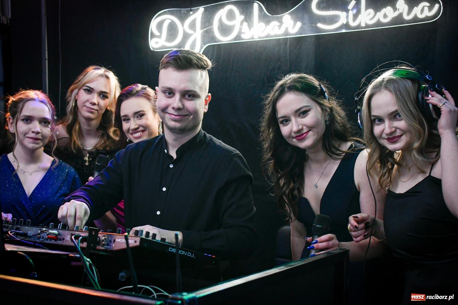 Zdjęcie w galerii na portalu naszraciborz.pl: Maturzyści z Diecezjalnego LO bawią się na studniówce w Tworkowie wiadomości z regionu