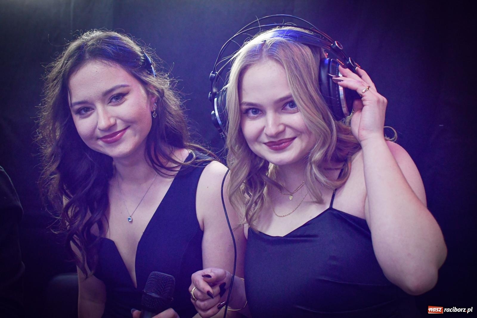 Zdjęcie w galerii na portalu naszraciborz.pl: Maturzyści z Diecezjalnego LO bawią się na studniówce w Tworkowie wiadomości z regionu