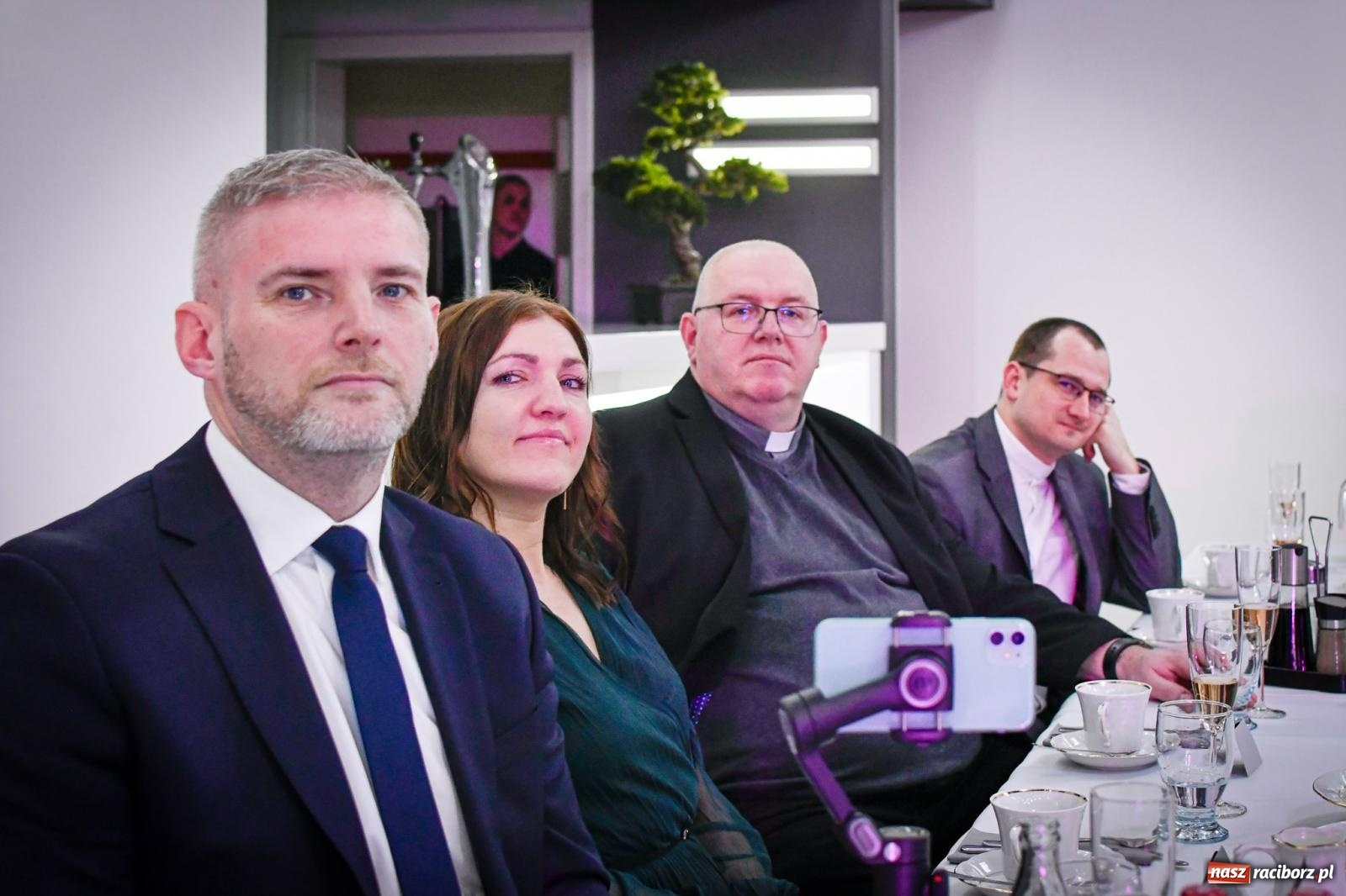 Zdjęcie w galerii na portalu naszraciborz.pl: Maturzyści z Diecezjalnego LO bawią się na studniówce w Tworkowie wiadomości z regionu