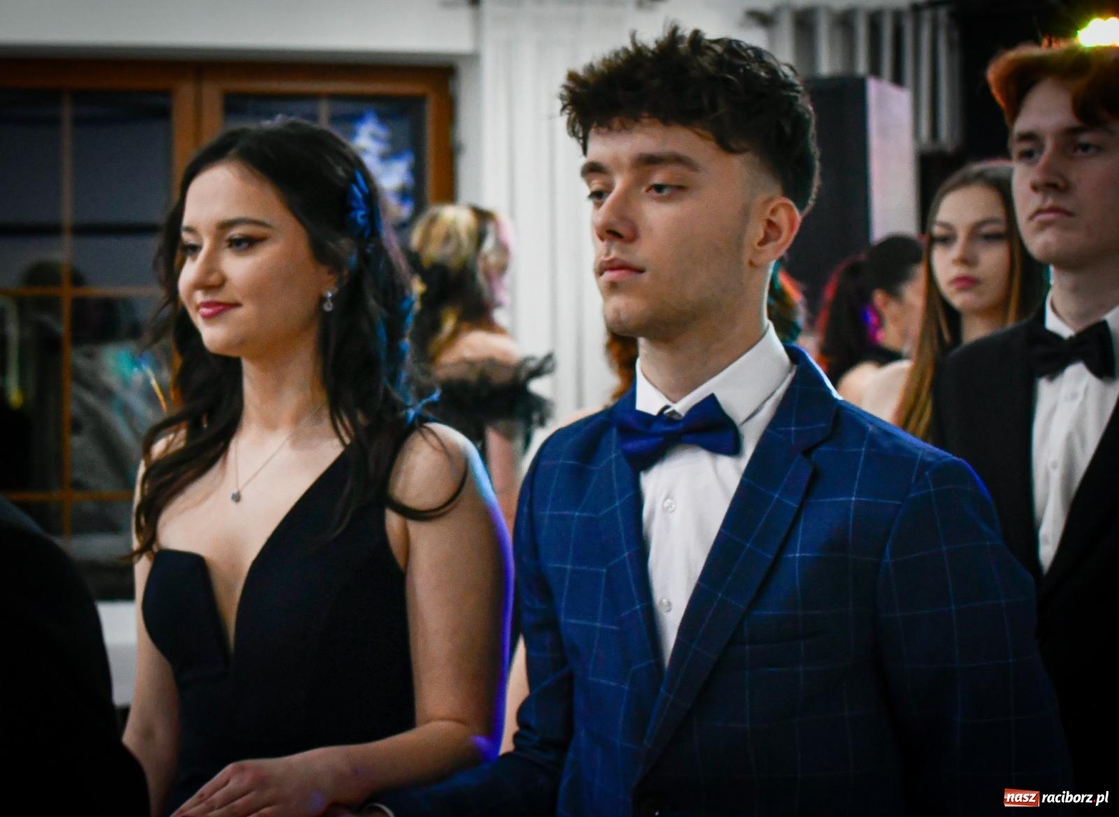 Zdjęcie w galerii na portalu naszraciborz.pl: Maturzyści z Diecezjalnego LO bawią się na studniówce w Tworkowie wiadomości z regionu