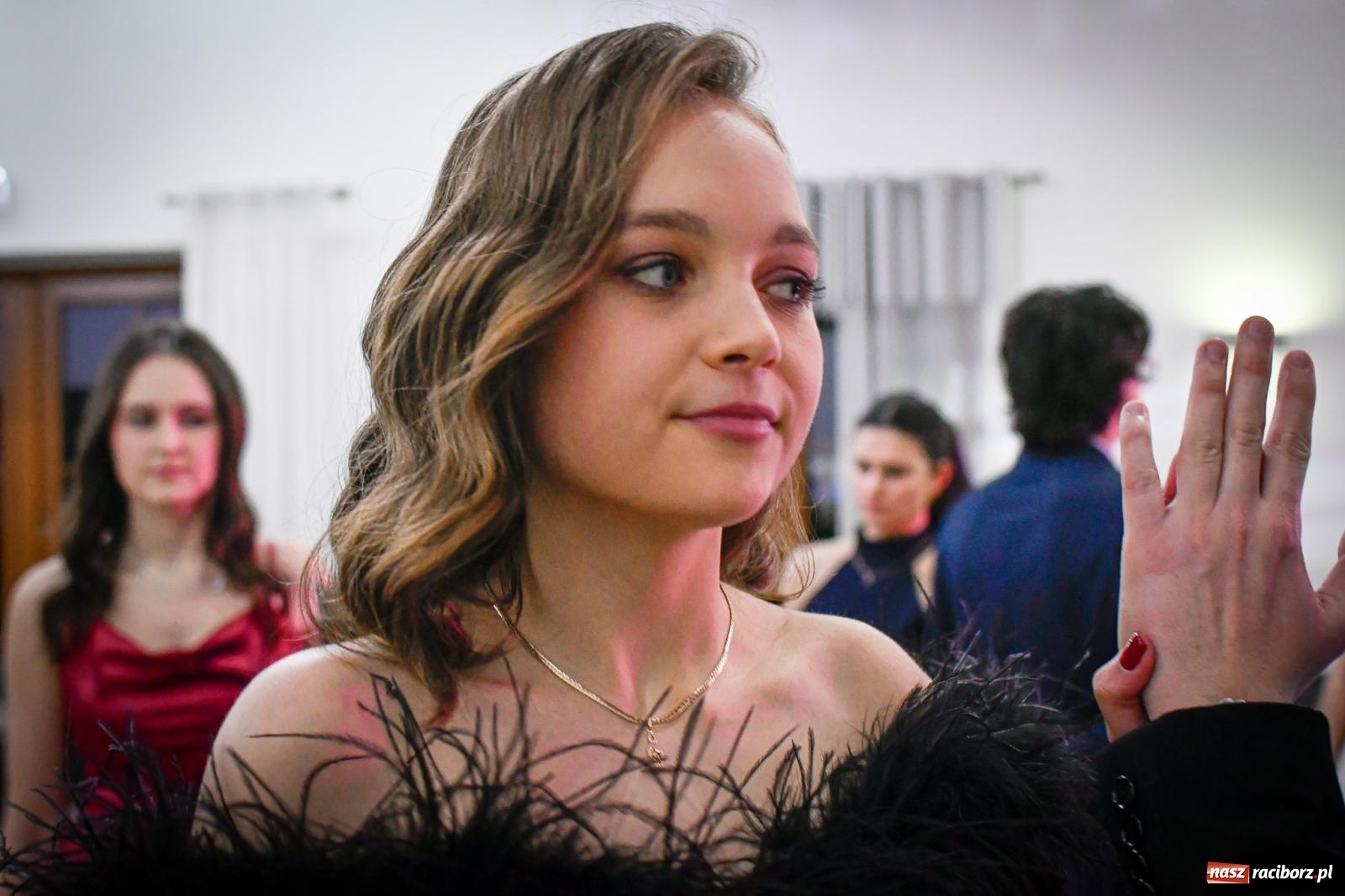 Zdjęcie w galerii na portalu naszraciborz.pl: Maturzyści z Diecezjalnego LO bawią się na studniówce w Tworkowie wiadomości z regionu