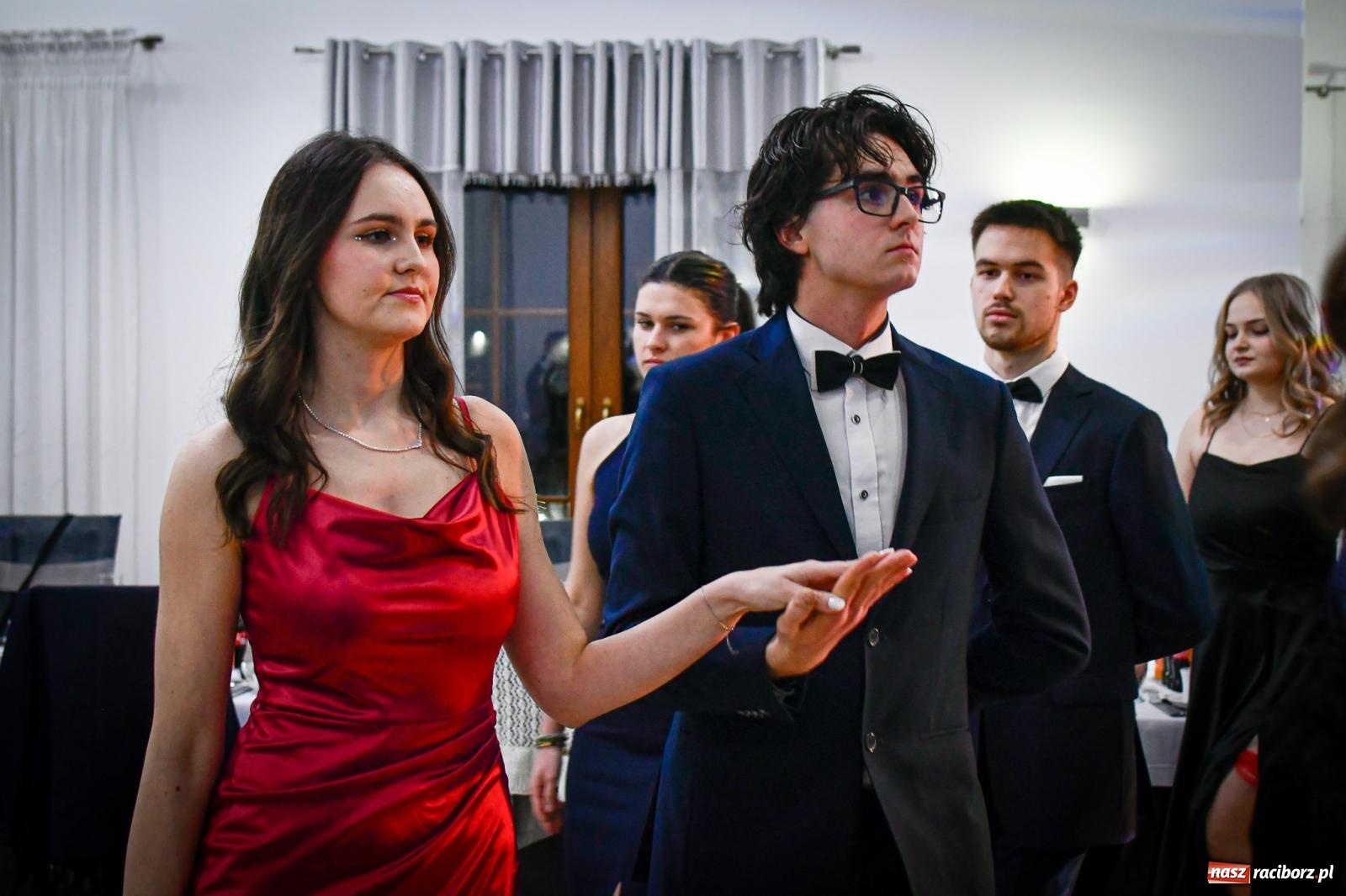 Zdjęcie w galerii na portalu naszraciborz.pl: Maturzyści z Diecezjalnego LO bawią się na studniówce w Tworkowie wiadomości z regionu