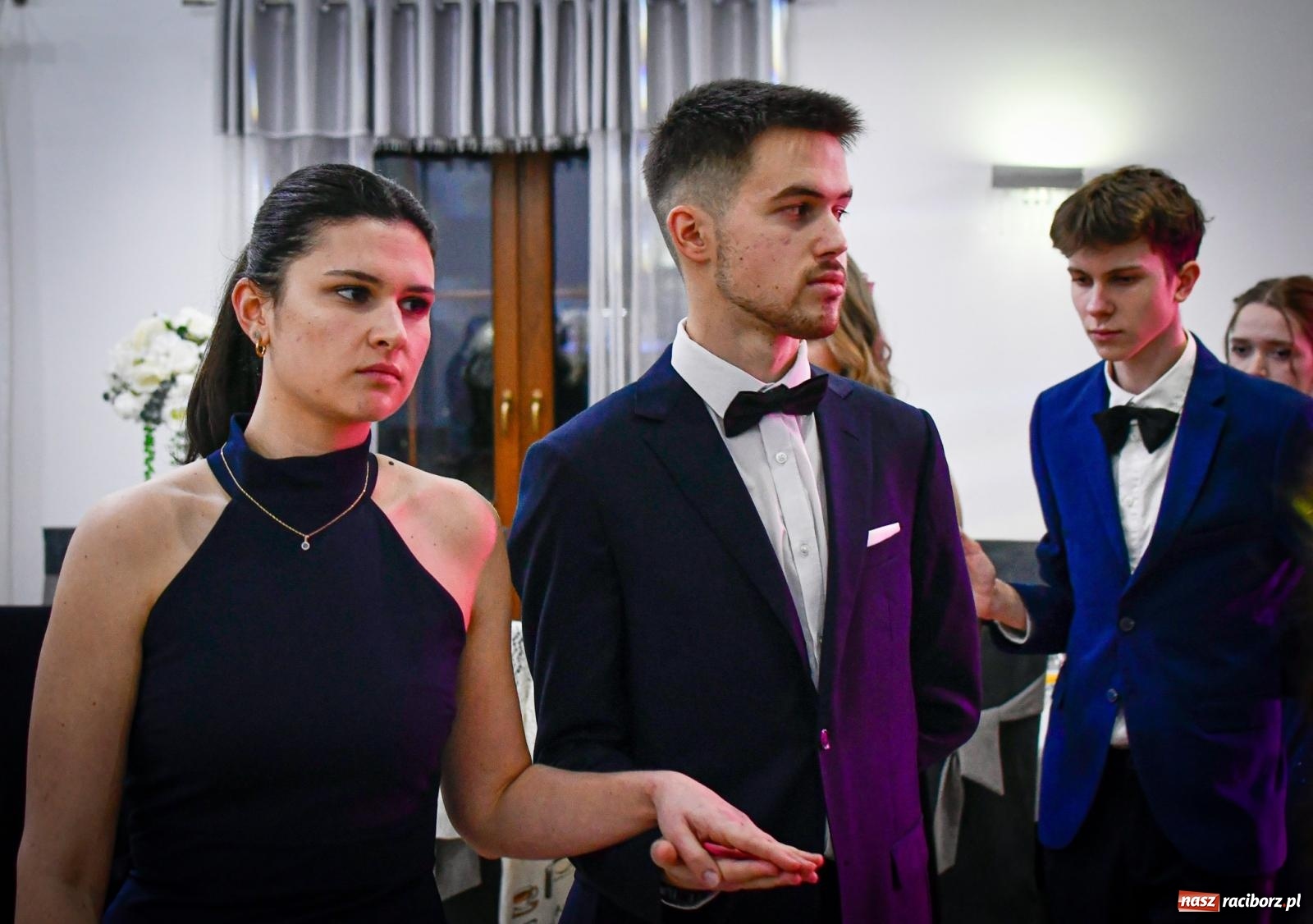 Zdjęcie w galerii na portalu naszraciborz.pl: Maturzyści z Diecezjalnego LO bawią się na studniówce w Tworkowie wiadomości z regionu