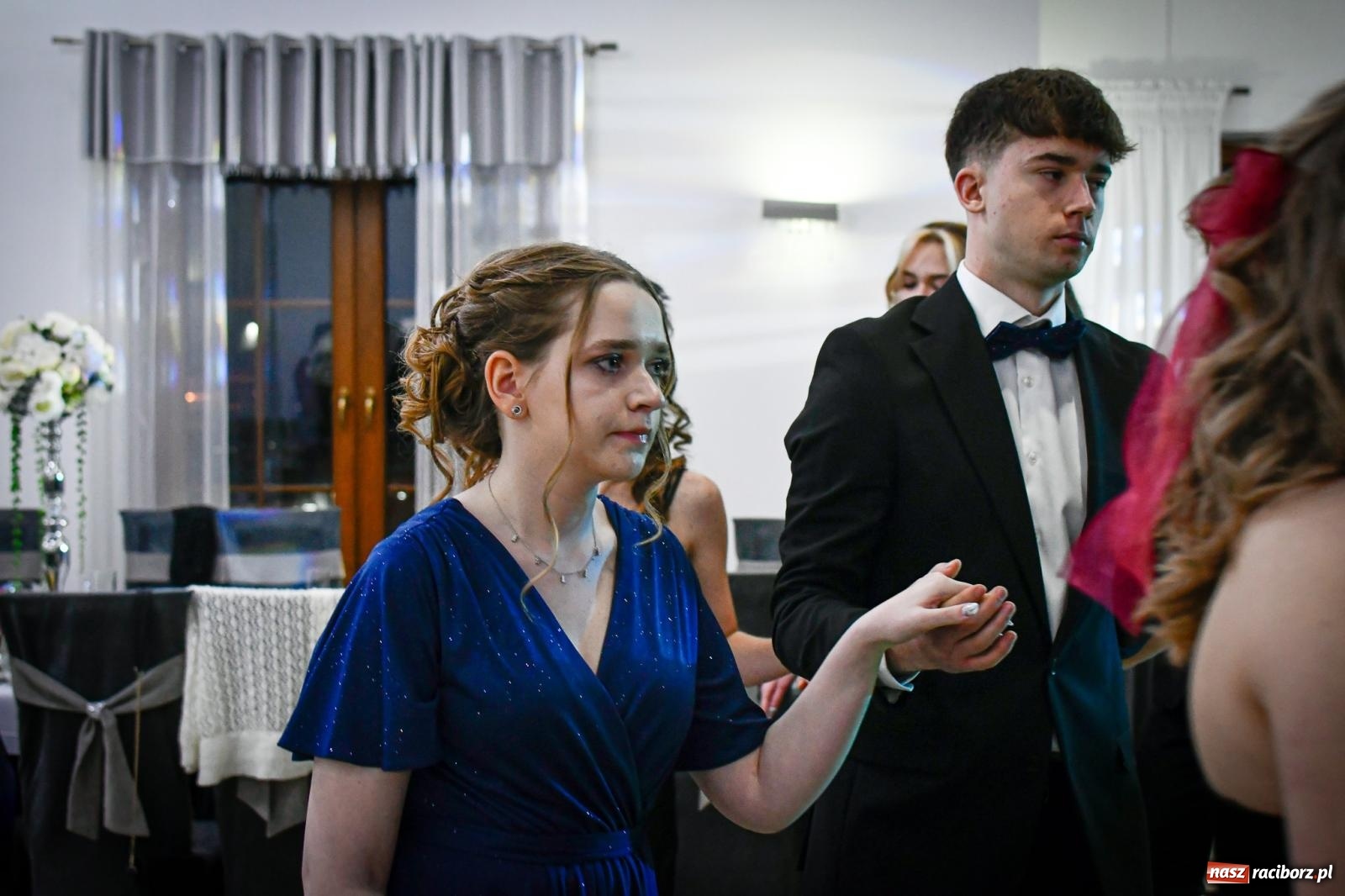 Zdjęcie w galerii na portalu naszraciborz.pl: Maturzyści z Diecezjalnego LO bawią się na studniówce w Tworkowie wiadomości z regionu