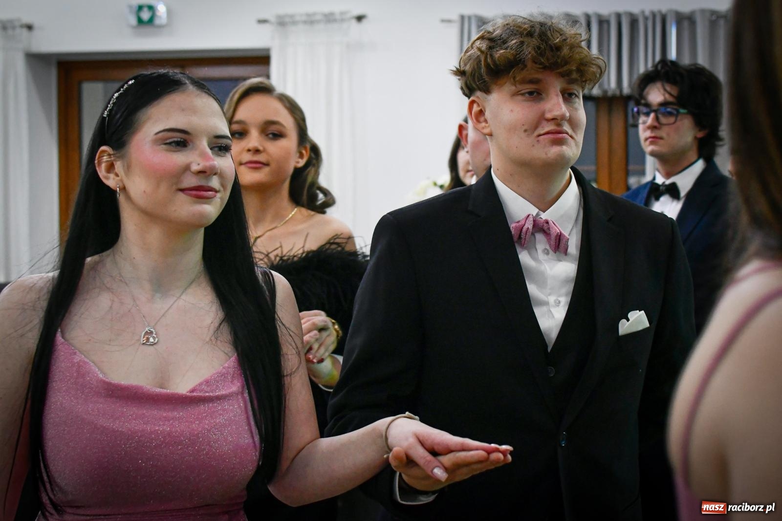 Zdjęcie w galerii na portalu naszraciborz.pl: Maturzyści z Diecezjalnego LO bawią się na studniówce w Tworkowie wiadomości z regionu