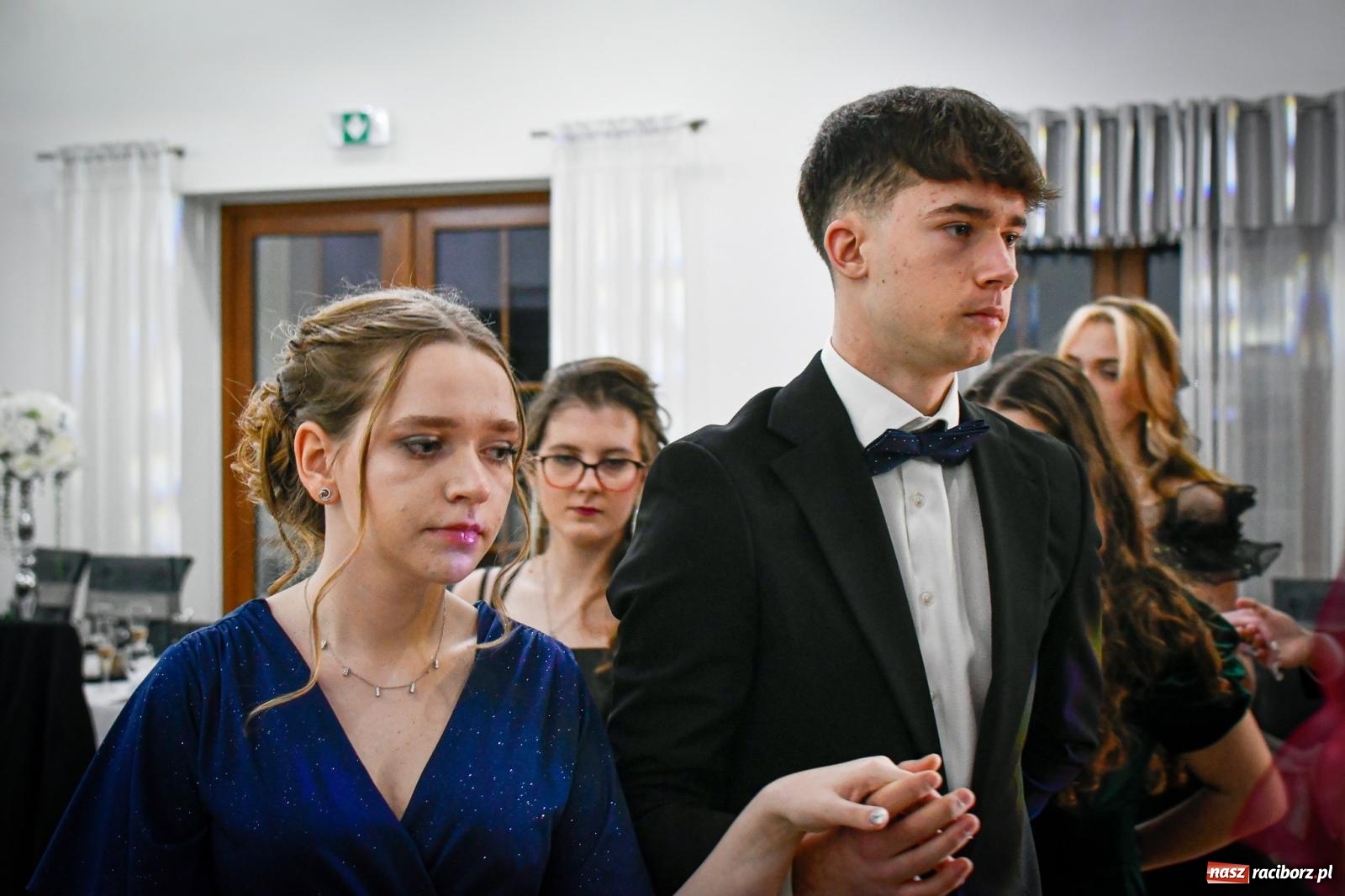 Zdjęcie w galerii na portalu naszraciborz.pl: Maturzyści z Diecezjalnego LO bawią się na studniówce w Tworkowie wiadomości z regionu