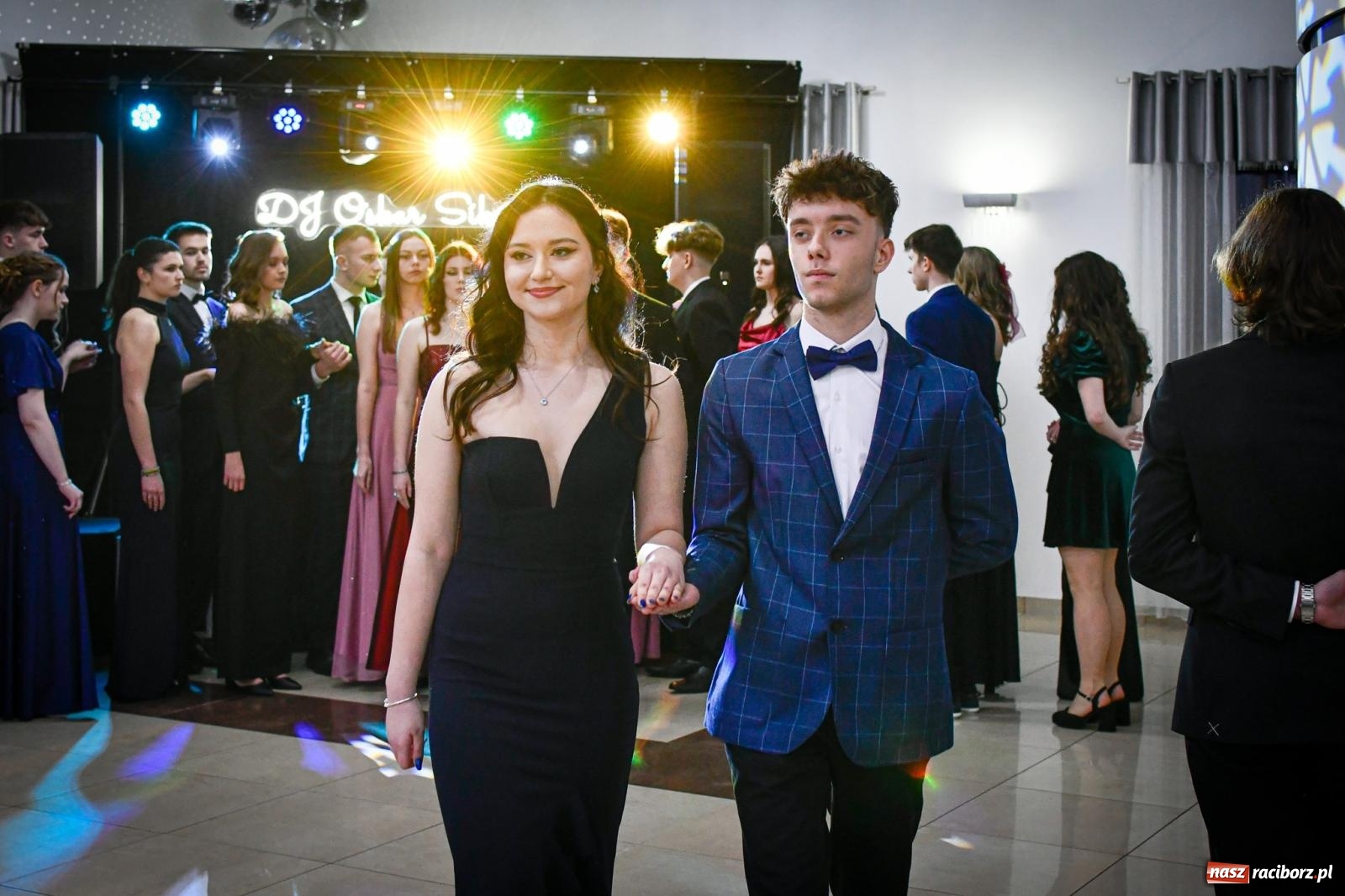 Zdjęcie w galerii na portalu naszraciborz.pl: Maturzyści z Diecezjalnego LO bawią się na studniówce w Tworkowie wiadomości z regionu