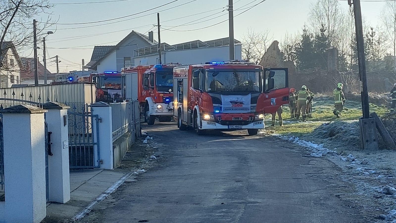 Zdjęcie w galerii na portalu naszraciborz.pl: Wybuch gazu w Łęgu. Na miejscu działało siedem zastępów strażaków wiadomości z regionu
