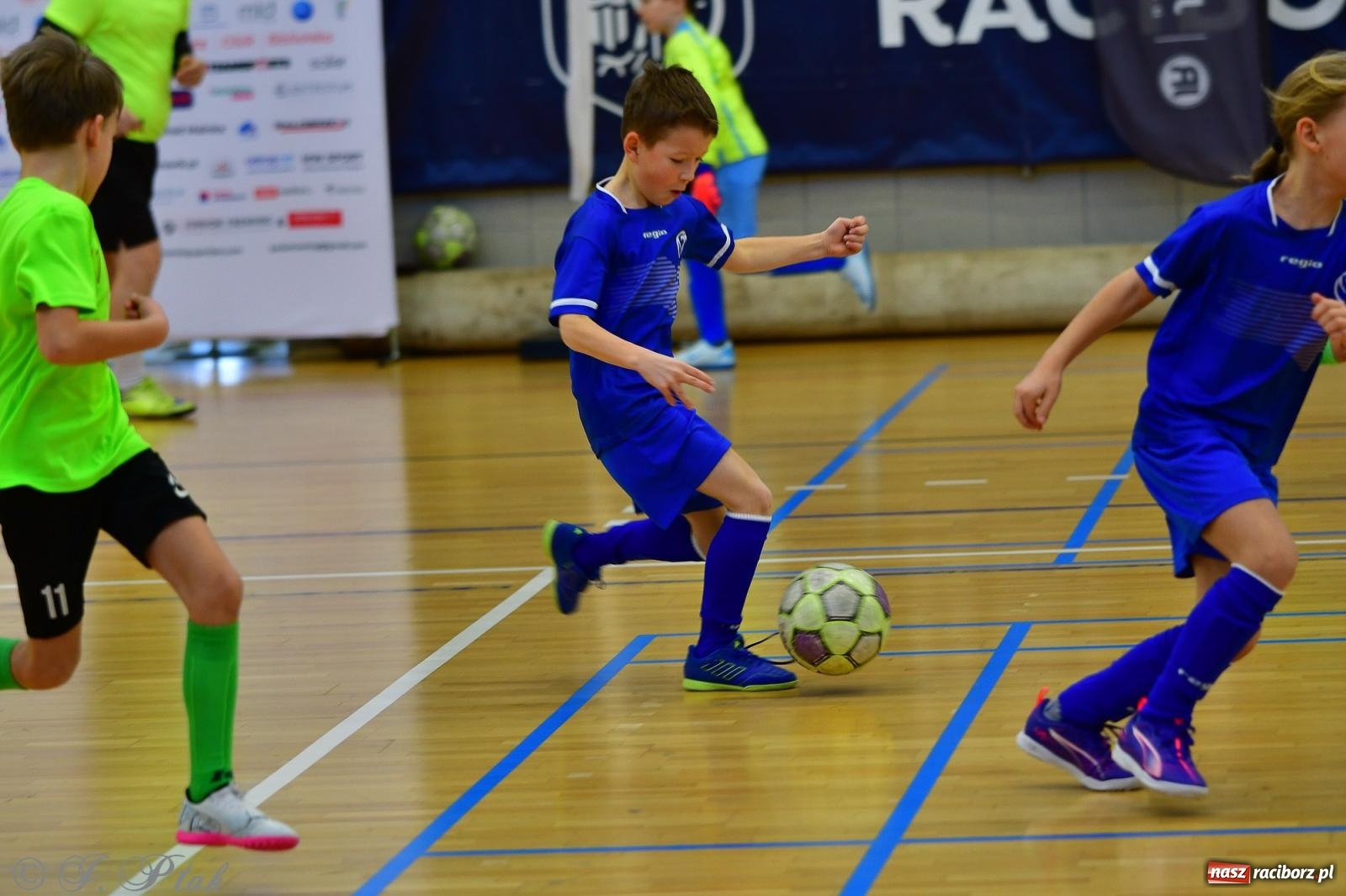 Zdjęcie w galerii na portalu naszraciborz.pl: Piłkarska rywalizacja rocznika 2016. Kolejny turniej fundacji Junior Trening [FOTO] wiadomości z regionu