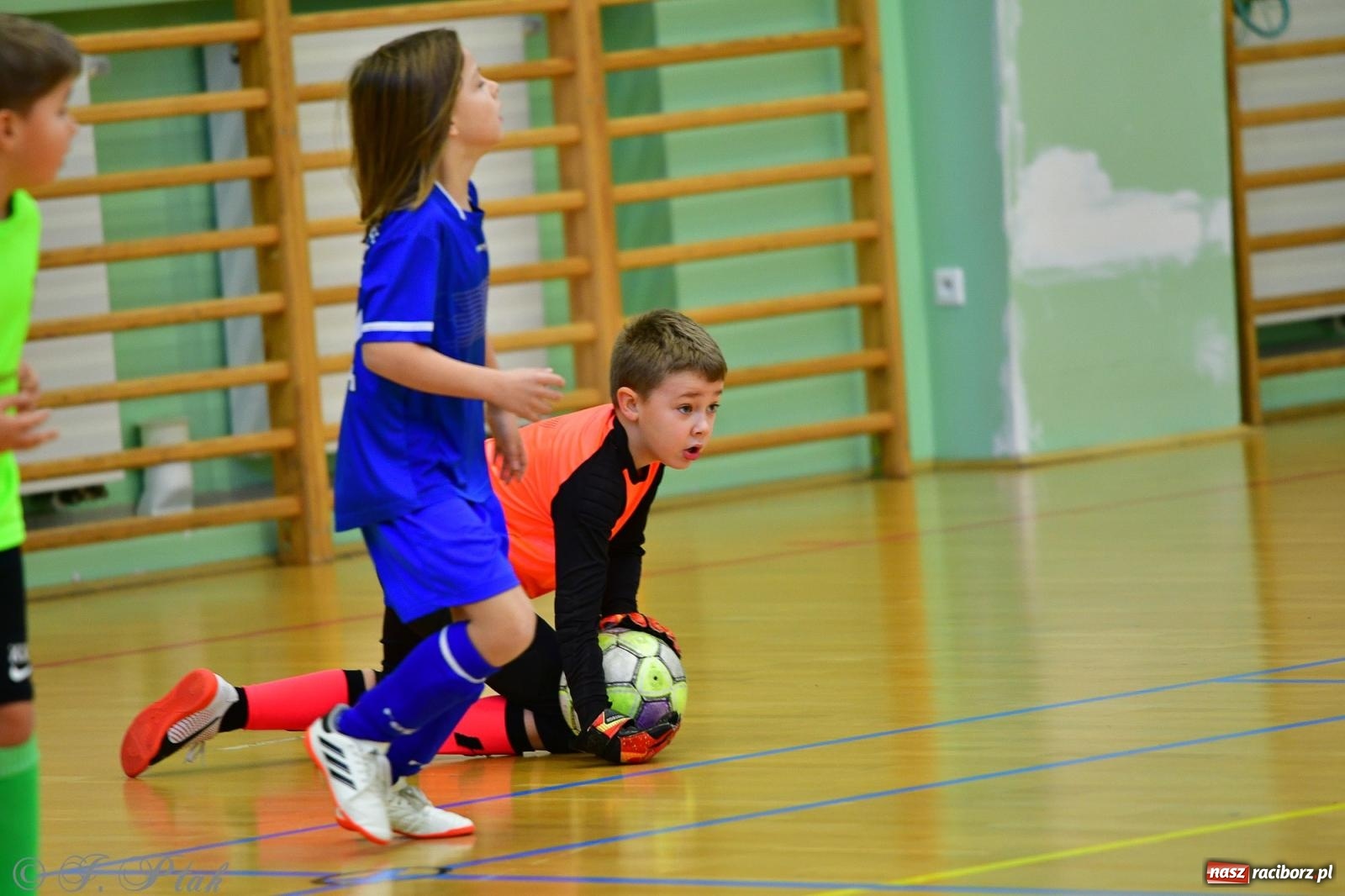 Zdjęcie w galerii na portalu naszraciborz.pl: Piłkarska rywalizacja rocznika 2016. Kolejny turniej fundacji Junior Trening [FOTO] wiadomości z regionu