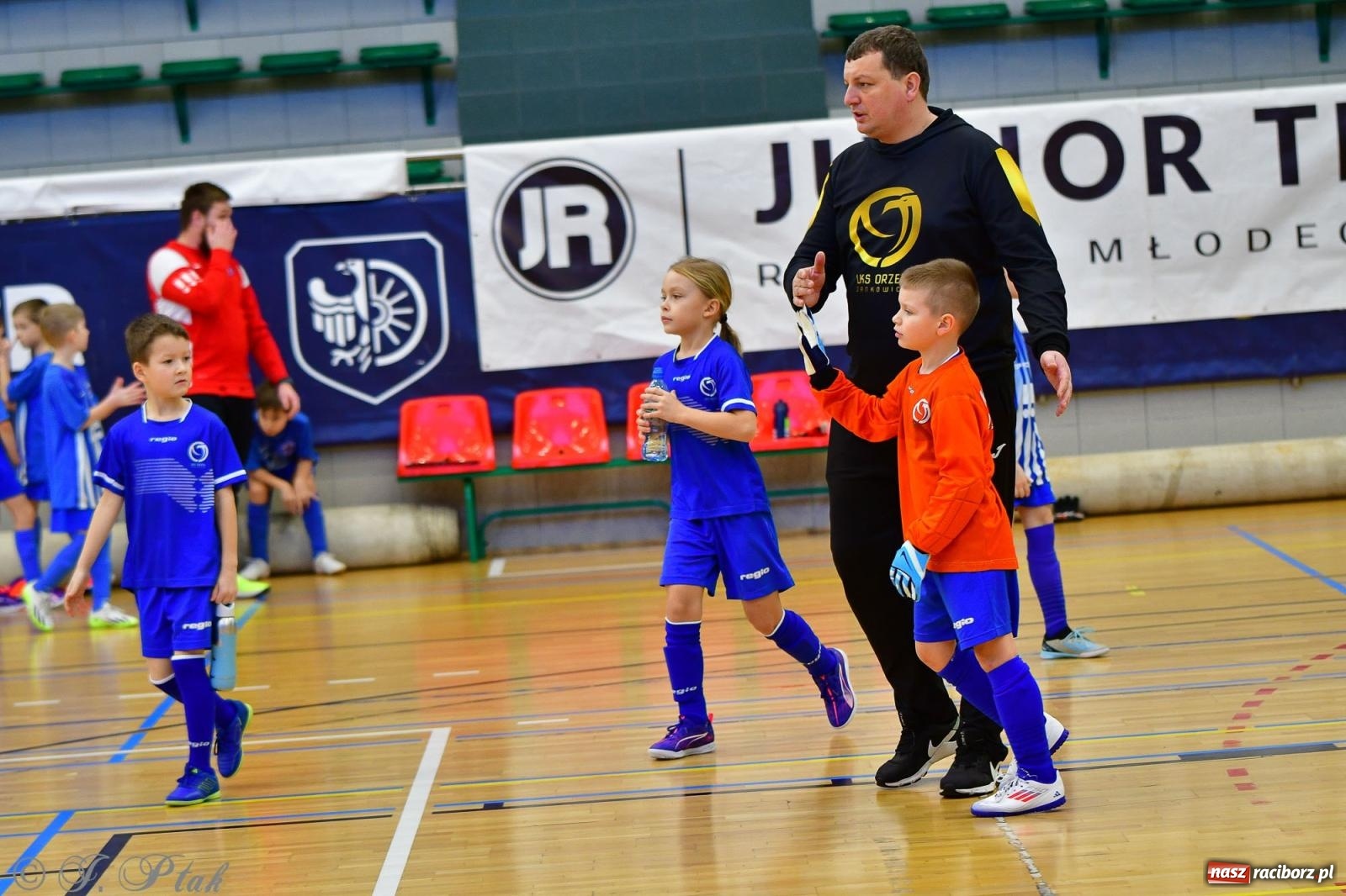 Zdjęcie w galerii na portalu naszraciborz.pl: Piłkarska rywalizacja rocznika 2016. Kolejny turniej fundacji Junior Trening [FOTO] wiadomości z regionu