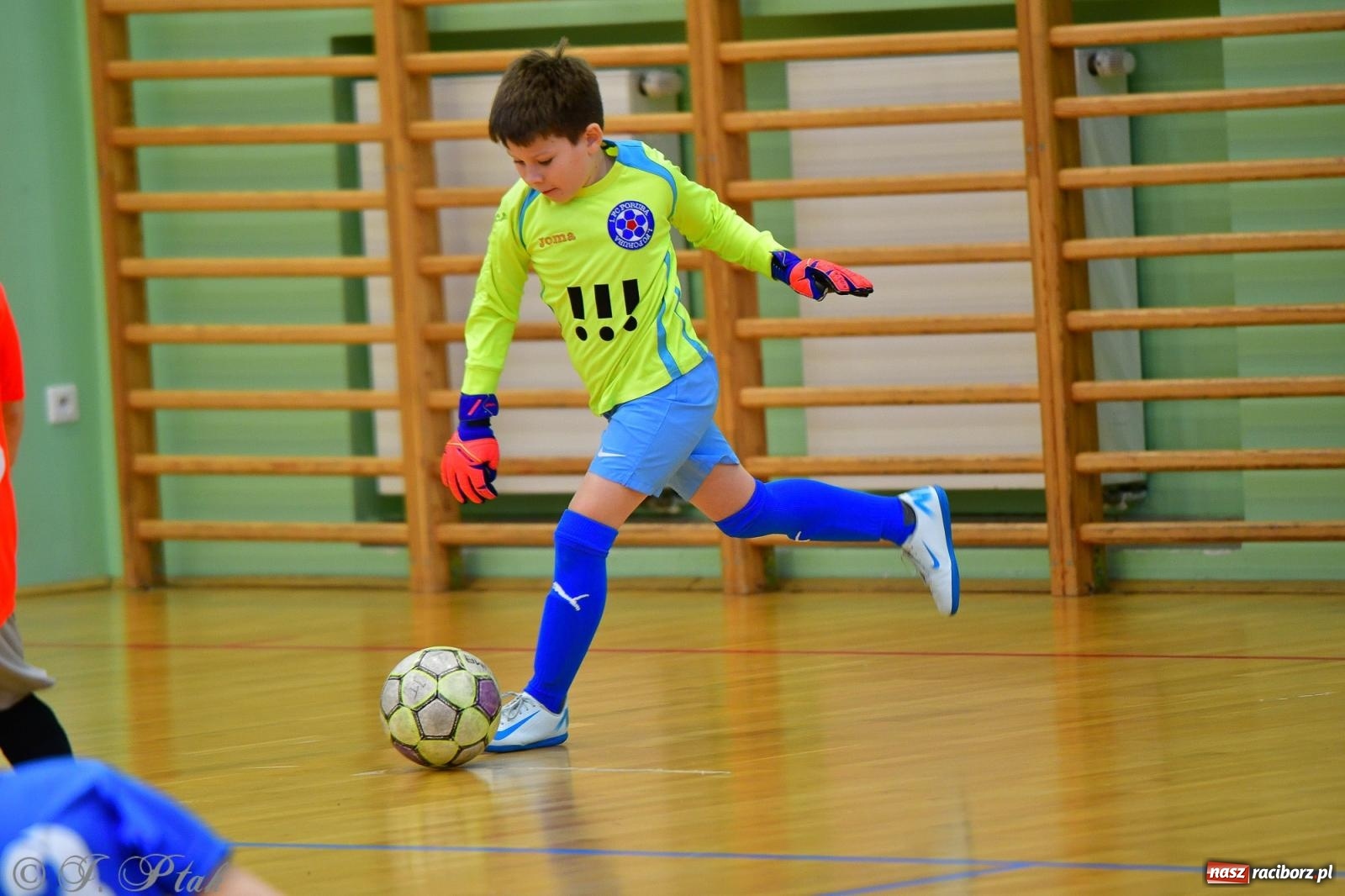 Zdjęcie w galerii na portalu naszraciborz.pl: Piłkarska rywalizacja rocznika 2016. Kolejny turniej fundacji Junior Trening [FOTO] wiadomości z regionu