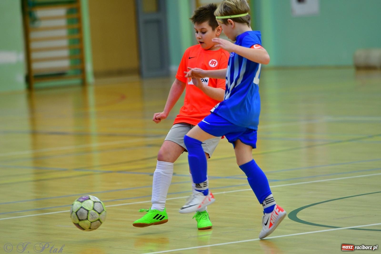 Zdjęcie w galerii na portalu naszraciborz.pl: Piłkarska rywalizacja rocznika 2016. Kolejny turniej fundacji Junior Trening [FOTO] wiadomości z regionu