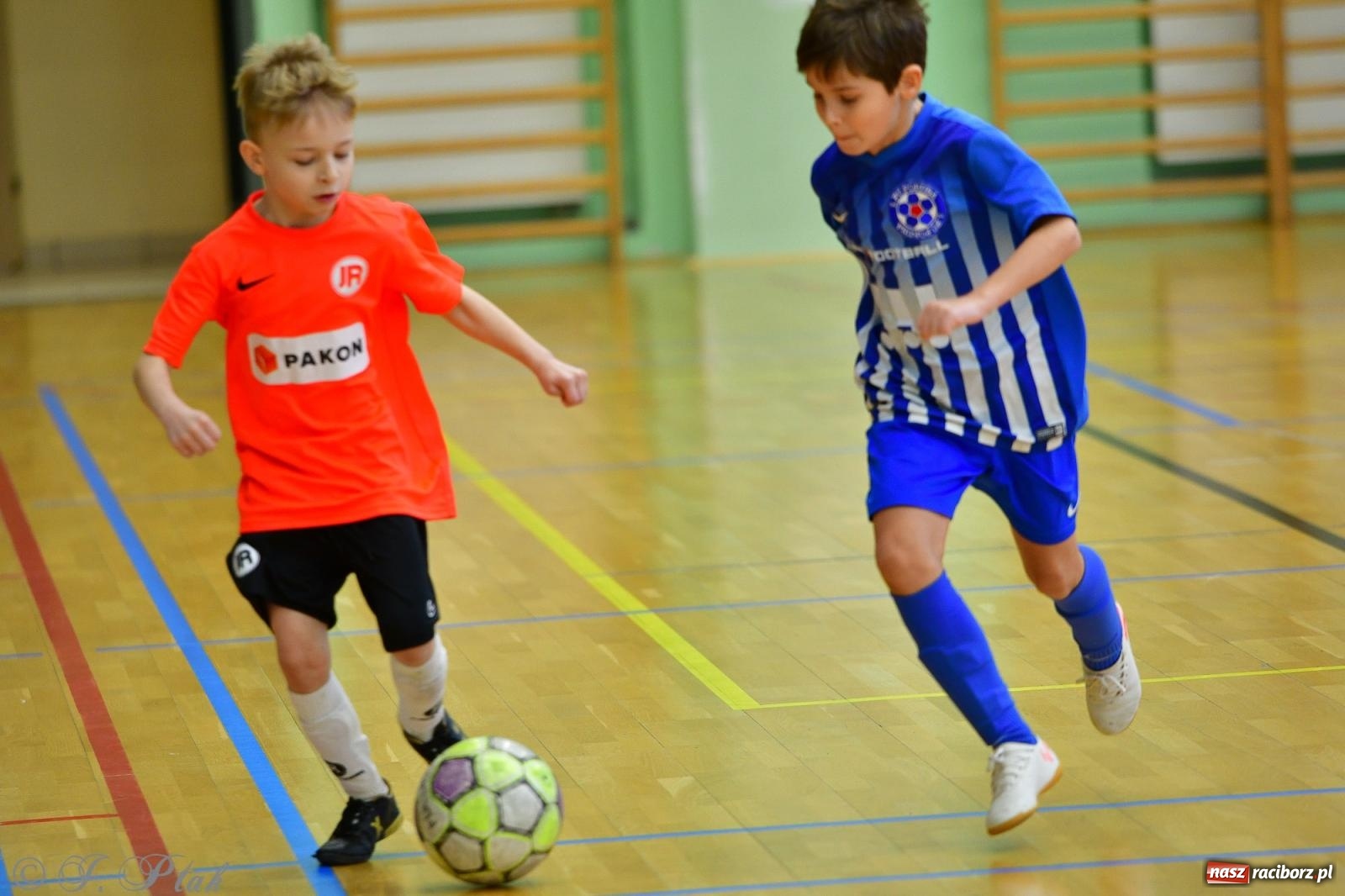 Zdjęcie w galerii na portalu naszraciborz.pl: Piłkarska rywalizacja rocznika 2016. Kolejny turniej fundacji Junior Trening [FOTO] wiadomości z regionu