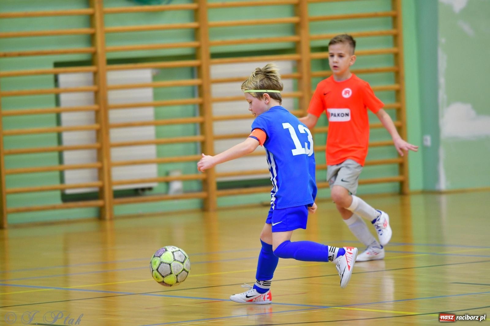 Zdjęcie w galerii na portalu naszraciborz.pl: Piłkarska rywalizacja rocznika 2016. Kolejny turniej fundacji Junior Trening [FOTO] wiadomości z regionu