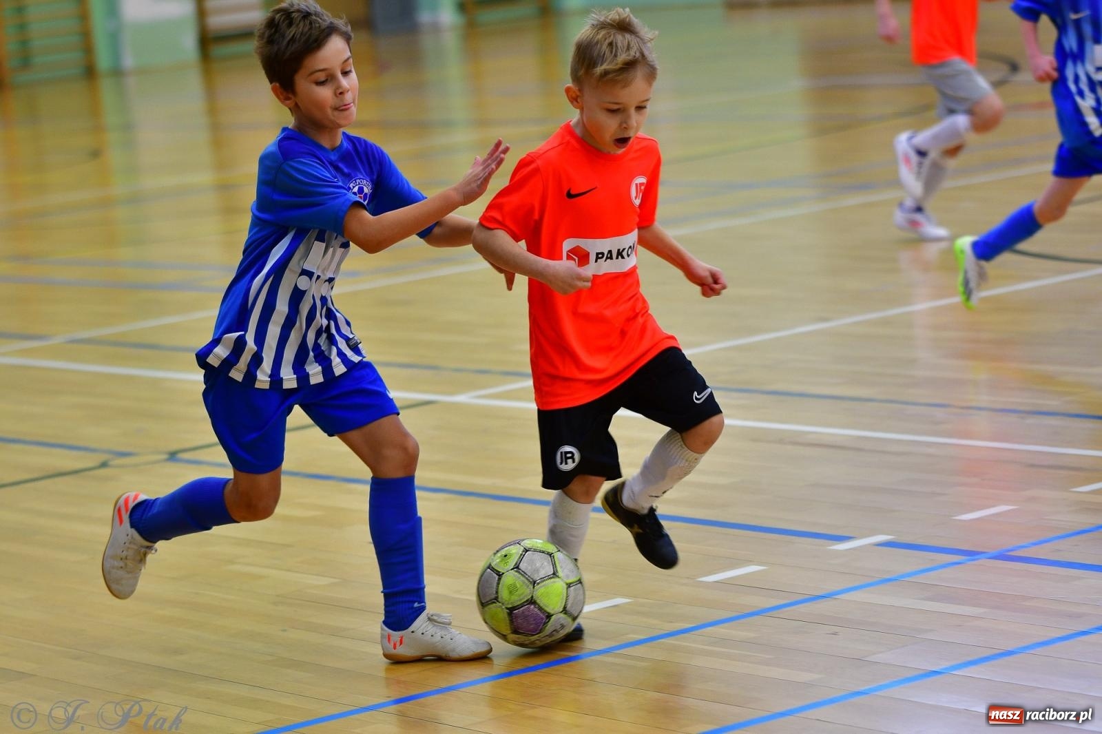 Zdjęcie w galerii na portalu naszraciborz.pl: Piłkarska rywalizacja rocznika 2016. Kolejny turniej fundacji Junior Trening [FOTO] wiadomości z regionu