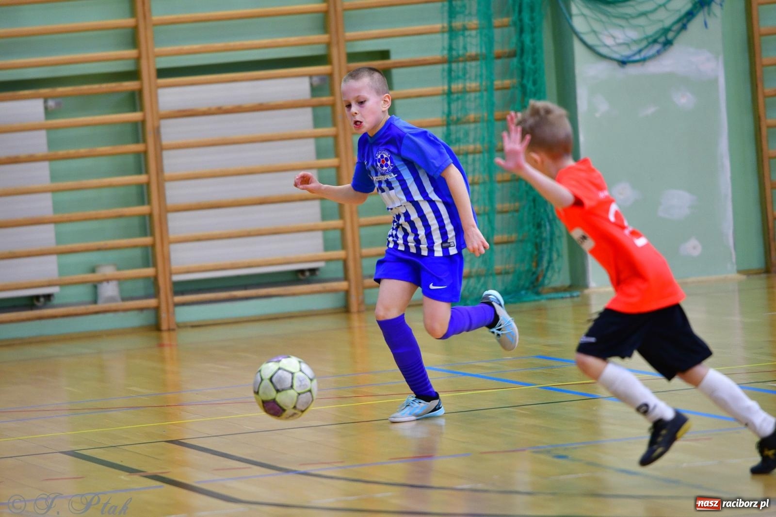 Zdjęcie w galerii na portalu naszraciborz.pl: Piłkarska rywalizacja rocznika 2016. Kolejny turniej fundacji Junior Trening [FOTO] wiadomości z regionu