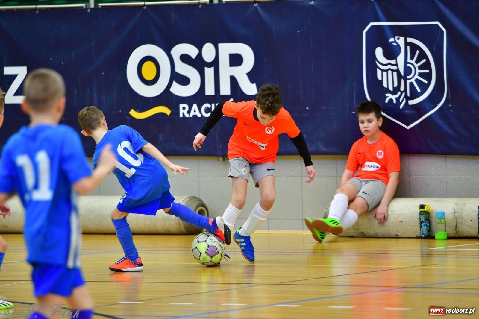Zdjęcie w galerii na portalu naszraciborz.pl: Piłkarska rywalizacja rocznika 2016. Kolejny turniej fundacji Junior Trening [FOTO] wiadomości z regionu