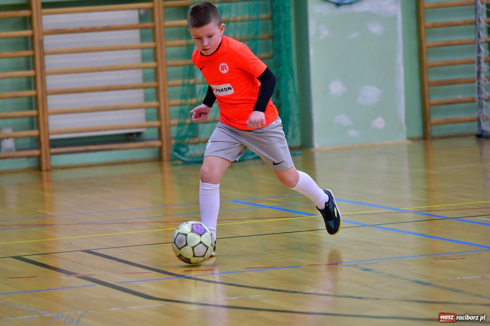 Zdjęcie w galerii na portalu naszraciborz.pl: Piłkarska rywalizacja rocznika 2016. Kolejny turniej fundacji Junior Trening [FOTO] wiadomości z regionu