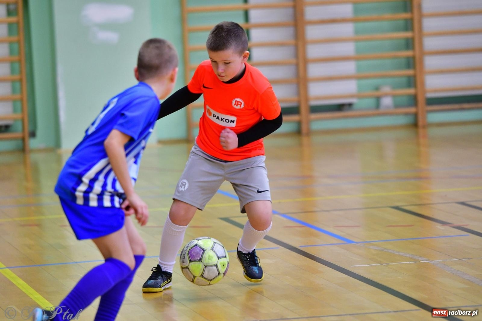 Zdjęcie w galerii na portalu naszraciborz.pl: Piłkarska rywalizacja rocznika 2016. Kolejny turniej fundacji Junior Trening [FOTO] wiadomości z regionu