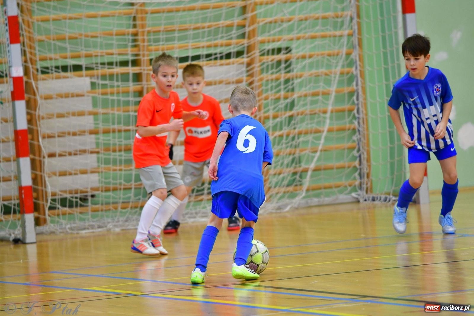 Zdjęcie w galerii na portalu naszraciborz.pl: Piłkarska rywalizacja rocznika 2016. Kolejny turniej fundacji Junior Trening [FOTO] wiadomości z regionu