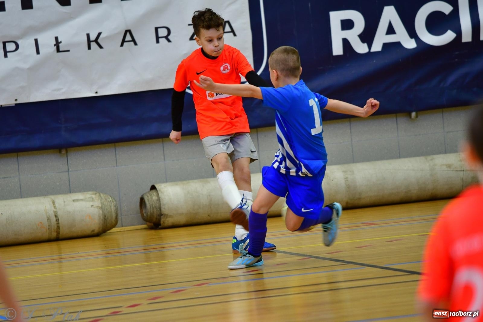 Zdjęcie w galerii na portalu naszraciborz.pl: Piłkarska rywalizacja rocznika 2016. Kolejny turniej fundacji Junior Trening [FOTO] wiadomości z regionu