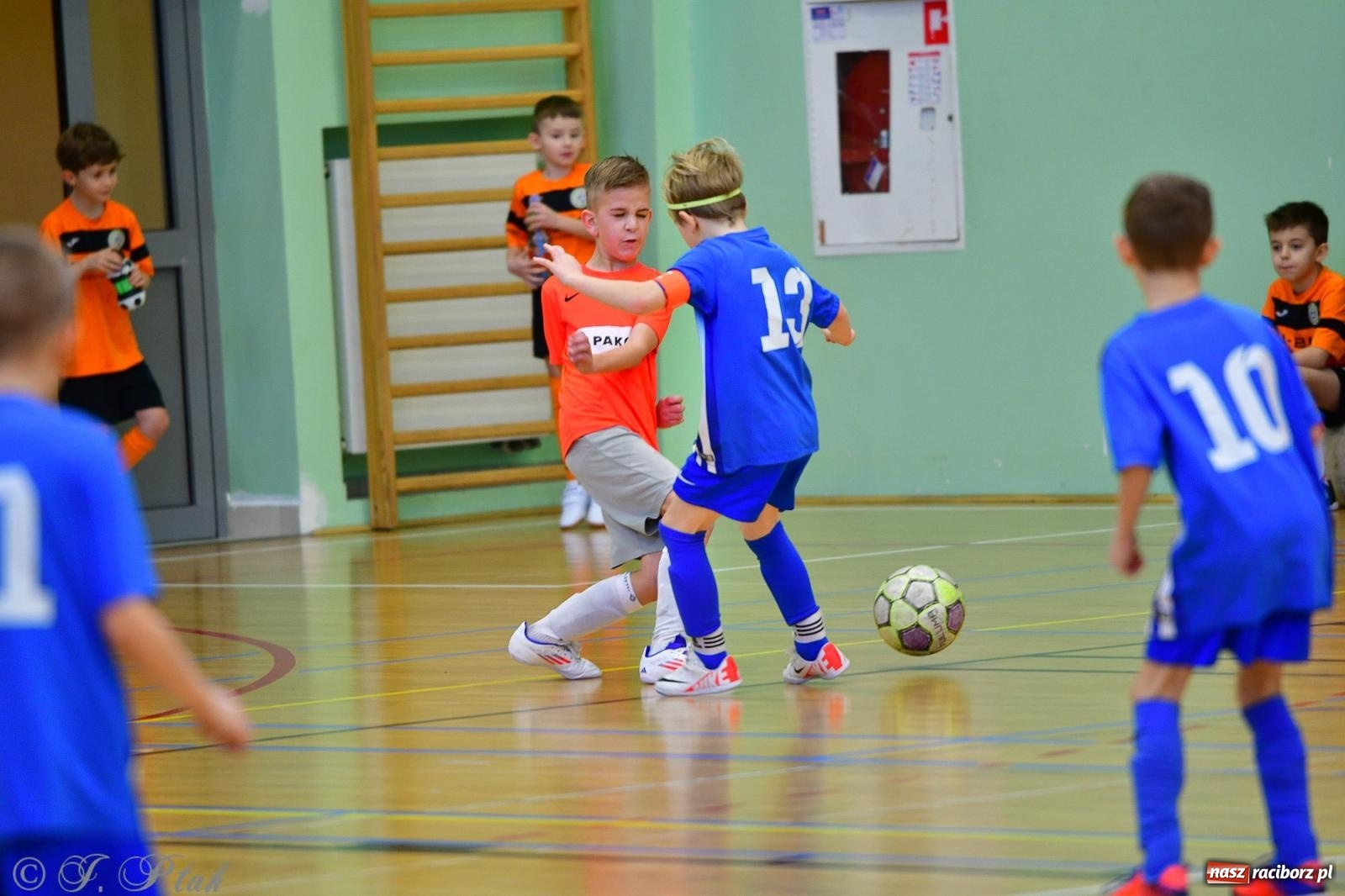 Zdjęcie w galerii na portalu naszraciborz.pl: Piłkarska rywalizacja rocznika 2016. Kolejny turniej fundacji Junior Trening [FOTO] wiadomości z regionu