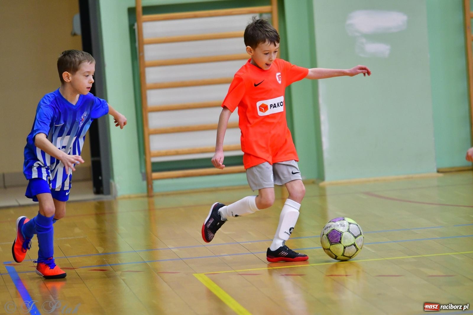Zdjęcie w galerii na portalu naszraciborz.pl: Piłkarska rywalizacja rocznika 2016. Kolejny turniej fundacji Junior Trening [FOTO] wiadomości z regionu