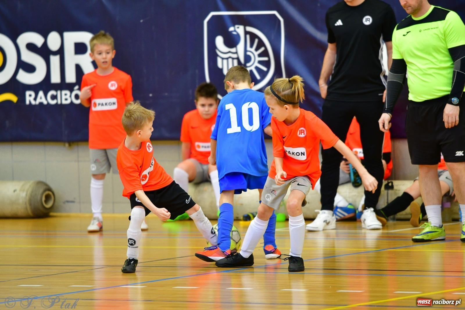 Zdjęcie w galerii na portalu naszraciborz.pl: Piłkarska rywalizacja rocznika 2016. Kolejny turniej fundacji Junior Trening [FOTO] wiadomości z regionu