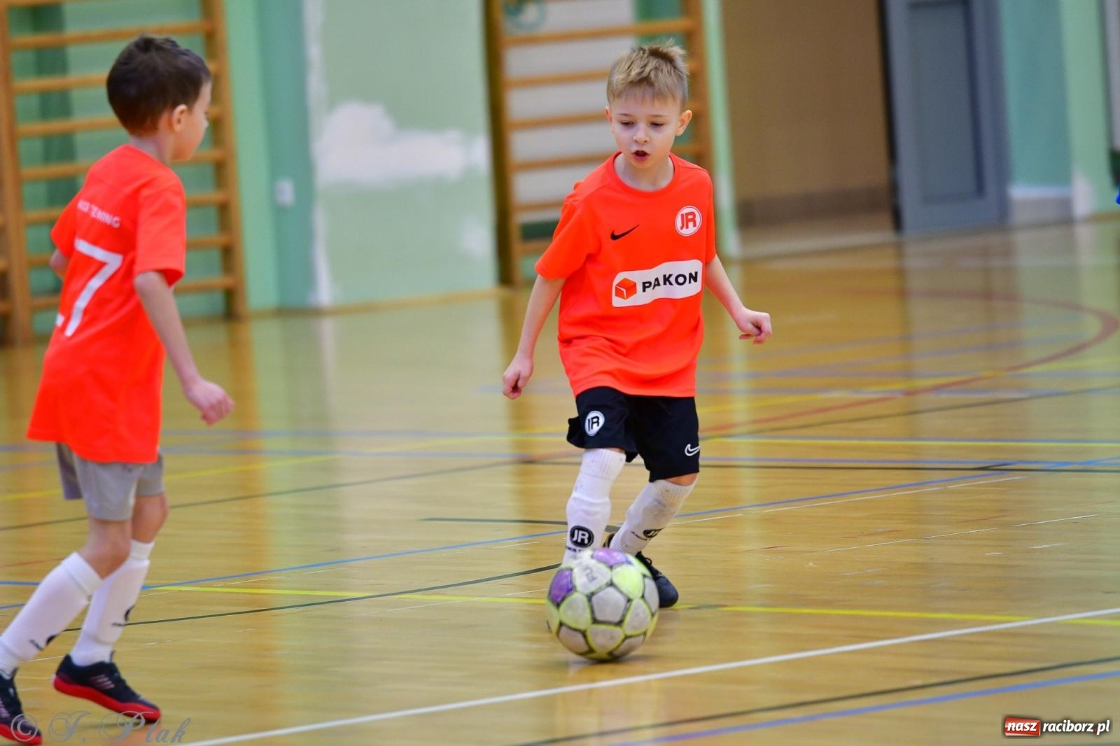 Zdjęcie w galerii na portalu naszraciborz.pl: Piłkarska rywalizacja rocznika 2016. Kolejny turniej fundacji Junior Trening [FOTO] wiadomości z regionu