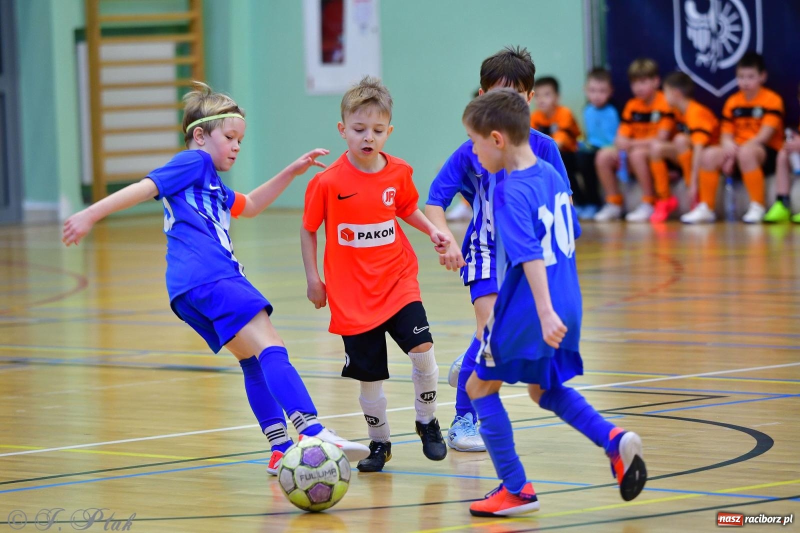 Zdjęcie w galerii na portalu naszraciborz.pl: Piłkarska rywalizacja rocznika 2016. Kolejny turniej fundacji Junior Trening [FOTO] wiadomości z regionu
