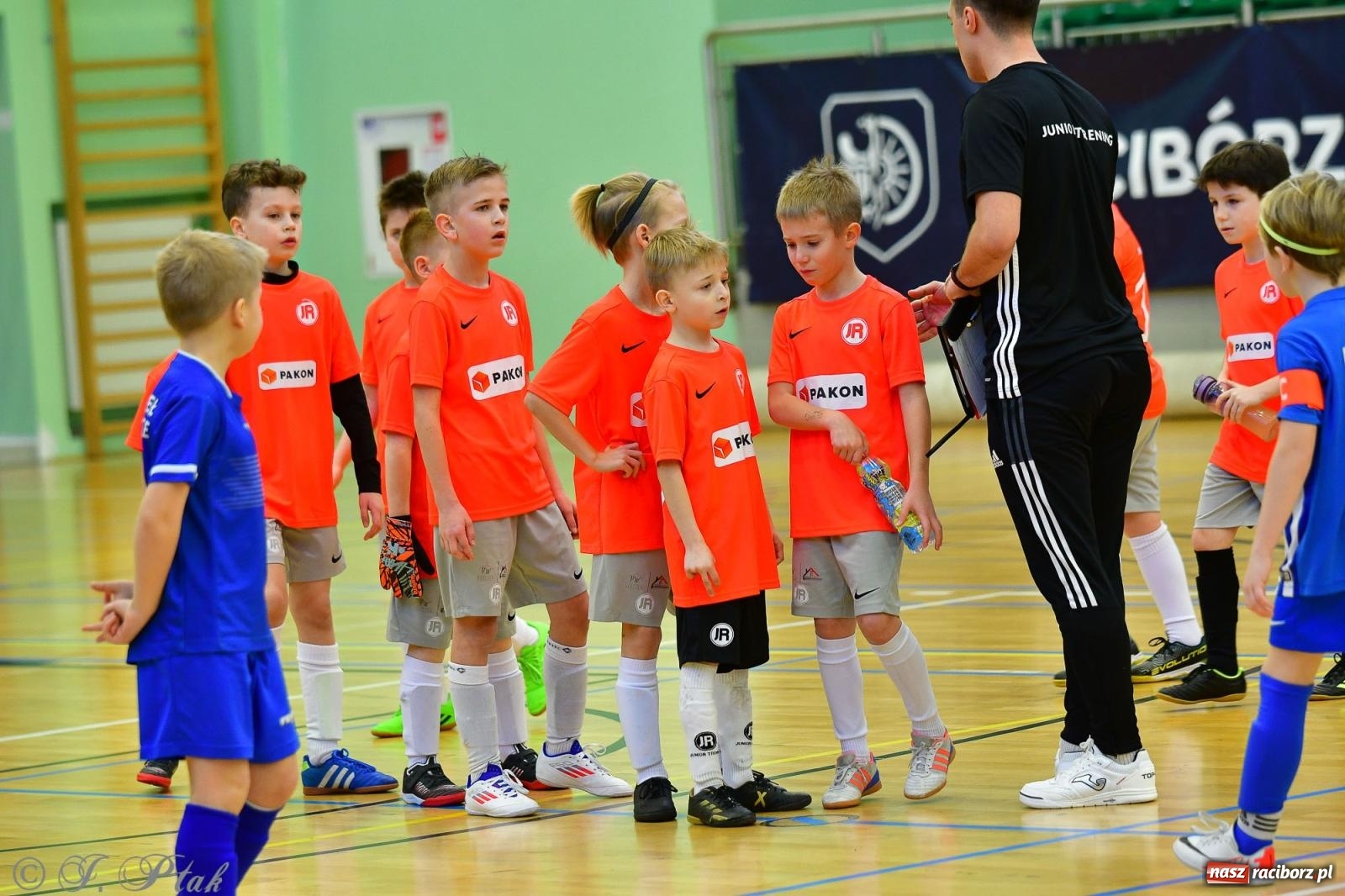 Zdjęcie w galerii na portalu naszraciborz.pl: Piłkarska rywalizacja rocznika 2016. Kolejny turniej fundacji Junior Trening [FOTO] wiadomości z regionu