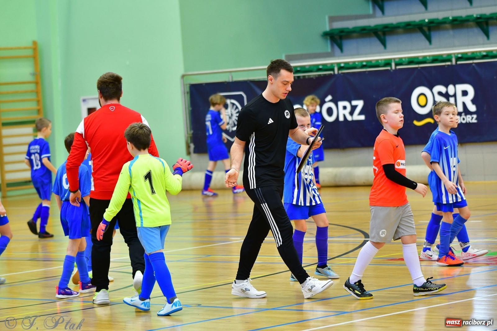 Zdjęcie w galerii na portalu naszraciborz.pl: Piłkarska rywalizacja rocznika 2016. Kolejny turniej fundacji Junior Trening [FOTO] wiadomości z regionu