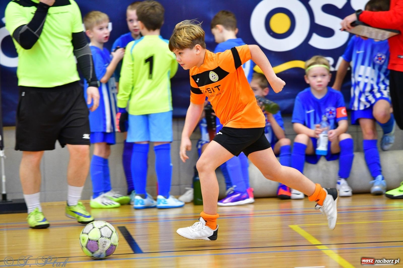 Zdjęcie w galerii na portalu naszraciborz.pl: Piłkarska rywalizacja rocznika 2016. Kolejny turniej fundacji Junior Trening [FOTO] wiadomości z regionu