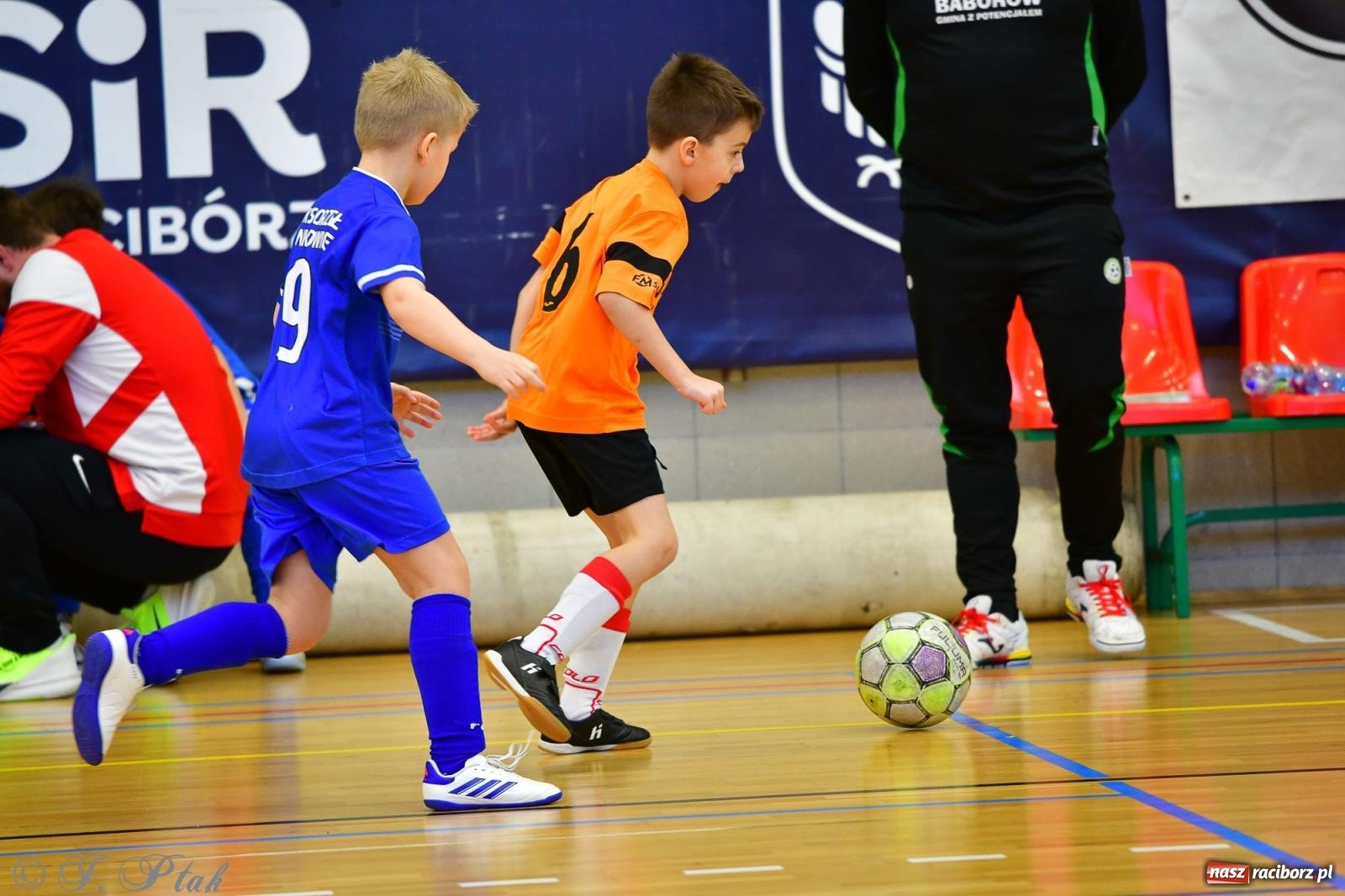 Zdjęcie w galerii na portalu naszraciborz.pl: Piłkarska rywalizacja rocznika 2016. Kolejny turniej fundacji Junior Trening [FOTO] wiadomości z regionu