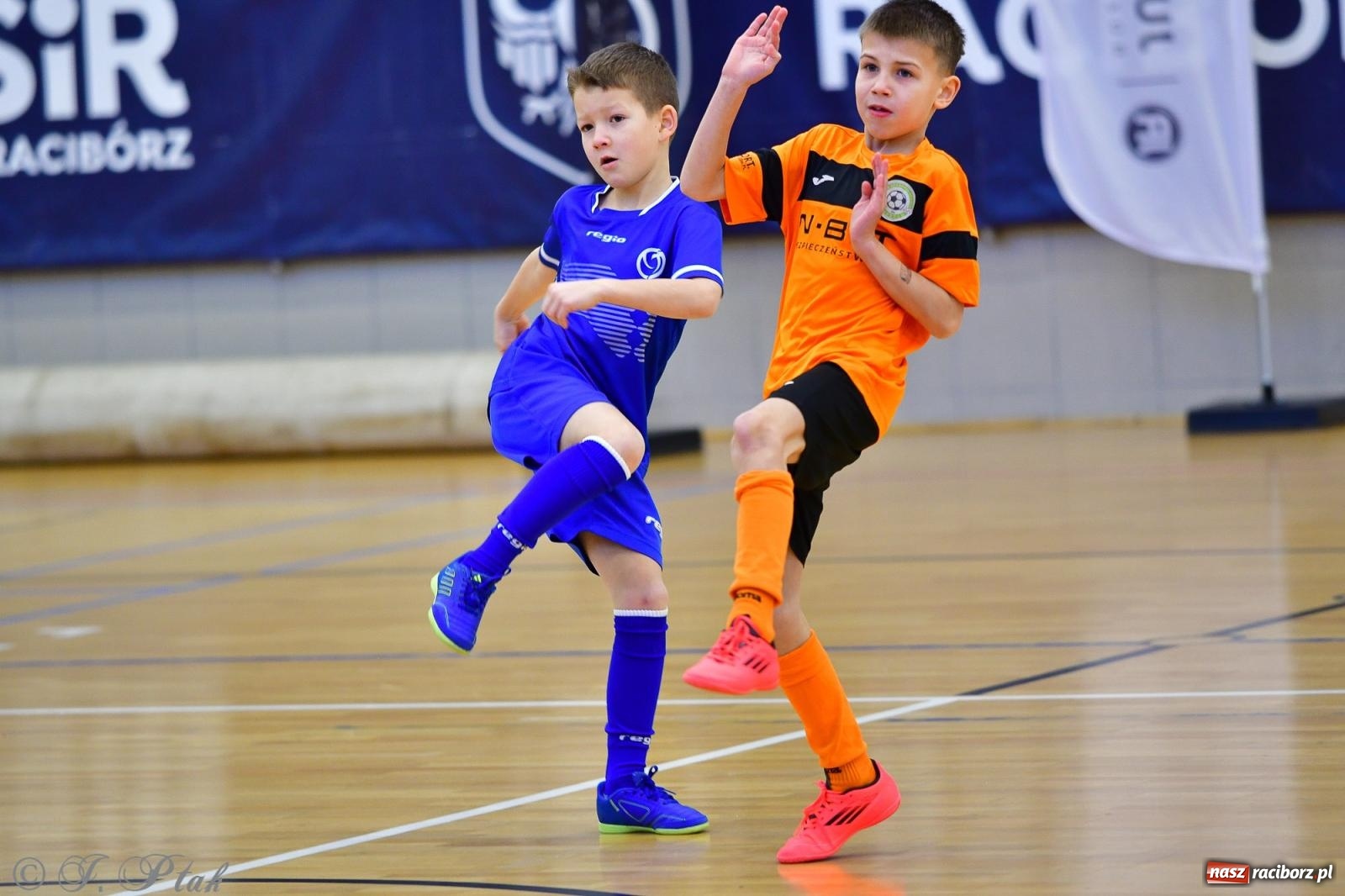 Zdjęcie w galerii na portalu naszraciborz.pl: Piłkarska rywalizacja rocznika 2016. Kolejny turniej fundacji Junior Trening [FOTO] wiadomości z regionu