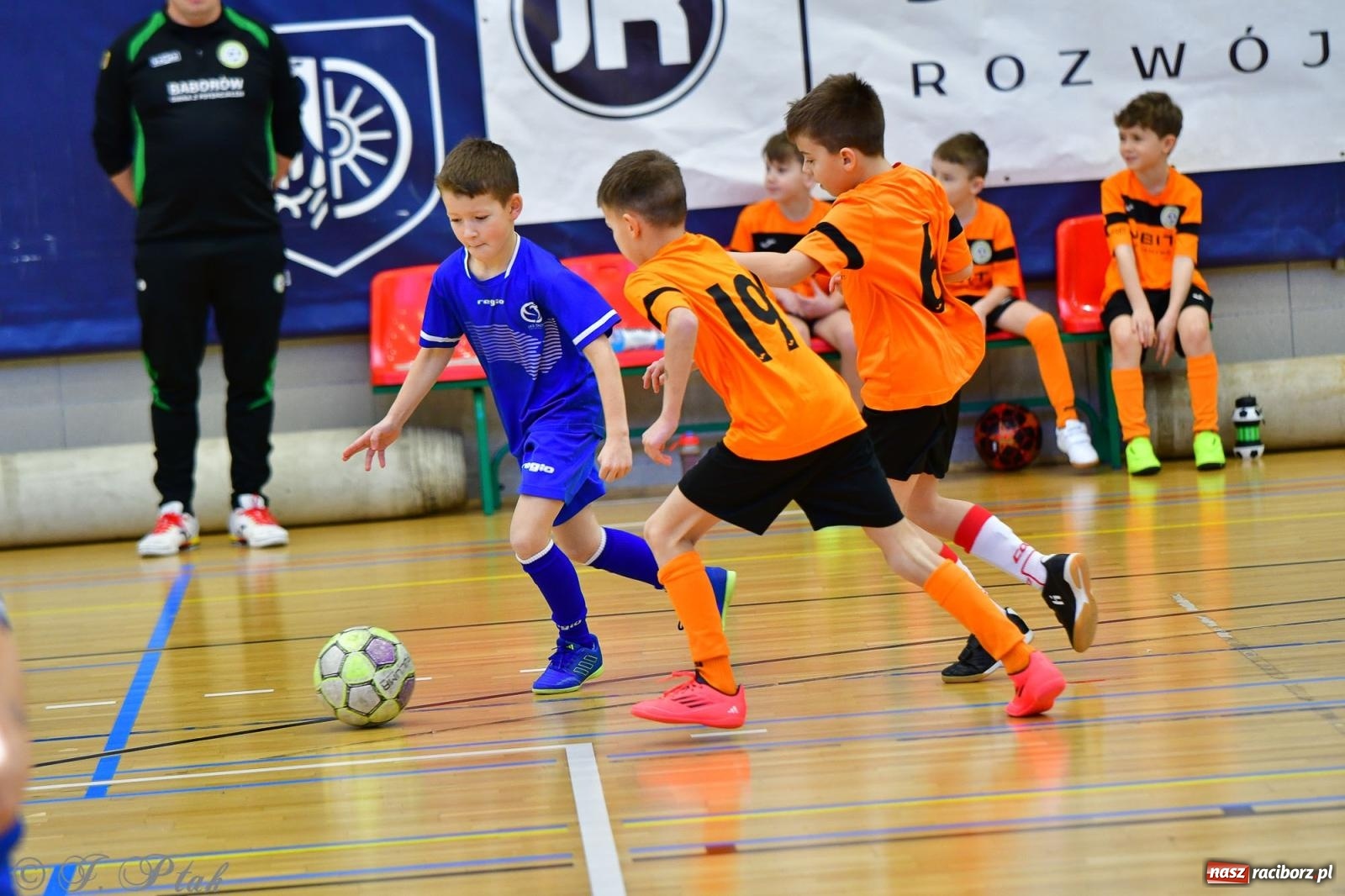 Zdjęcie w galerii na portalu naszraciborz.pl: Piłkarska rywalizacja rocznika 2016. Kolejny turniej fundacji Junior Trening [FOTO] wiadomości z regionu