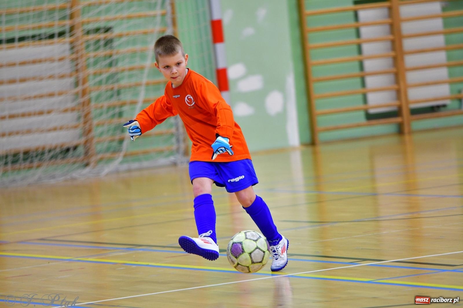 Zdjęcie w galerii na portalu naszraciborz.pl: Piłkarska rywalizacja rocznika 2016. Kolejny turniej fundacji Junior Trening [FOTO] wiadomości z regionu