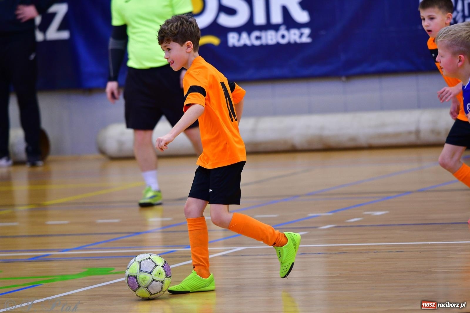 Zdjęcie w galerii na portalu naszraciborz.pl: Piłkarska rywalizacja rocznika 2016. Kolejny turniej fundacji Junior Trening [FOTO] wiadomości z regionu